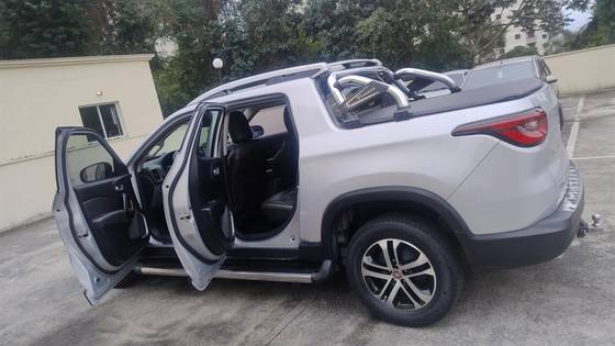 FIAT TORO 2.0 16V TURBO DIESEL VOLCANO 4WD AT9 FIAT TORO 2.0 16V TURBO DIESEL VOLCANO 4WD AT9